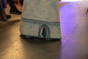 a skirt that looks like a skirting board